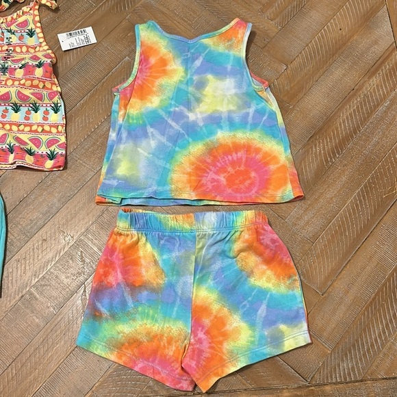 Children's Place Summer Printed Bundle with 2 Tops & 3 Dolphin Shorts Jersey - Picture 10 of 10